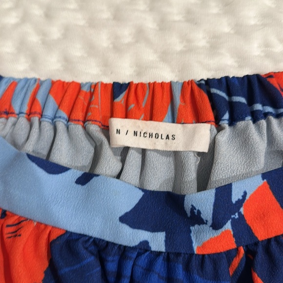 Nicholas Off-Shoulder Tropical Print Crop Top - Picture 4 of 5